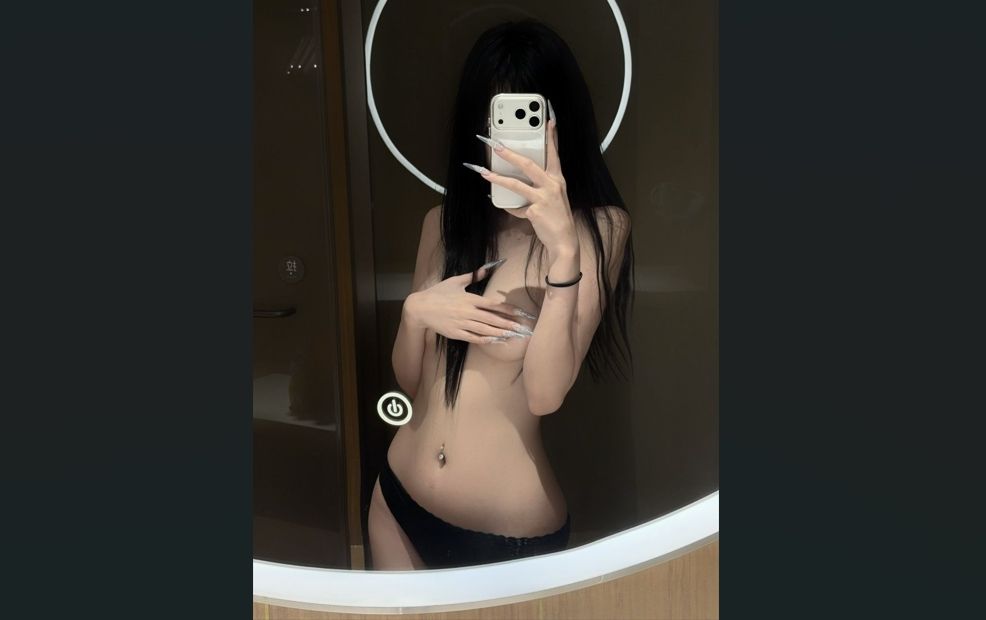 女大学生带上好闺蜜一下海直播，两个骚货轮番挨操
