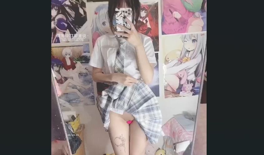 可爱贫乳少女小萝莉 77 学校里清纯的二次元美少女，背地里超级反差性瘾超大，骑乘透明大号阳具诱惑私拍，白虎嫩穴吞吐到底淫水四溅，高潮颤抖小母狗眼神勾人。