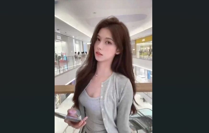 大神约极品骚货大学生酒店性爱，长得高冷女神上了床秒变骚母狗，多种姿势爆操，操得她淫叫不断