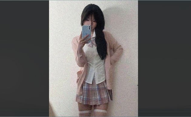 清纯大学生穿山个黑丝旗袍和男友的性爱自拍泄密，屁股被打的红了一大片